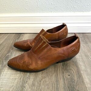 Vintage Capezio Womens 8.5 Brown Leather Wingtip Slip On Ankle Booties